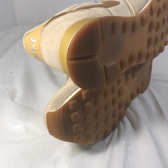 Nike White Store Gold Brown Swoosh  Internationalist Women’s Beach Wheat Sneaker - Picture 7 of 8